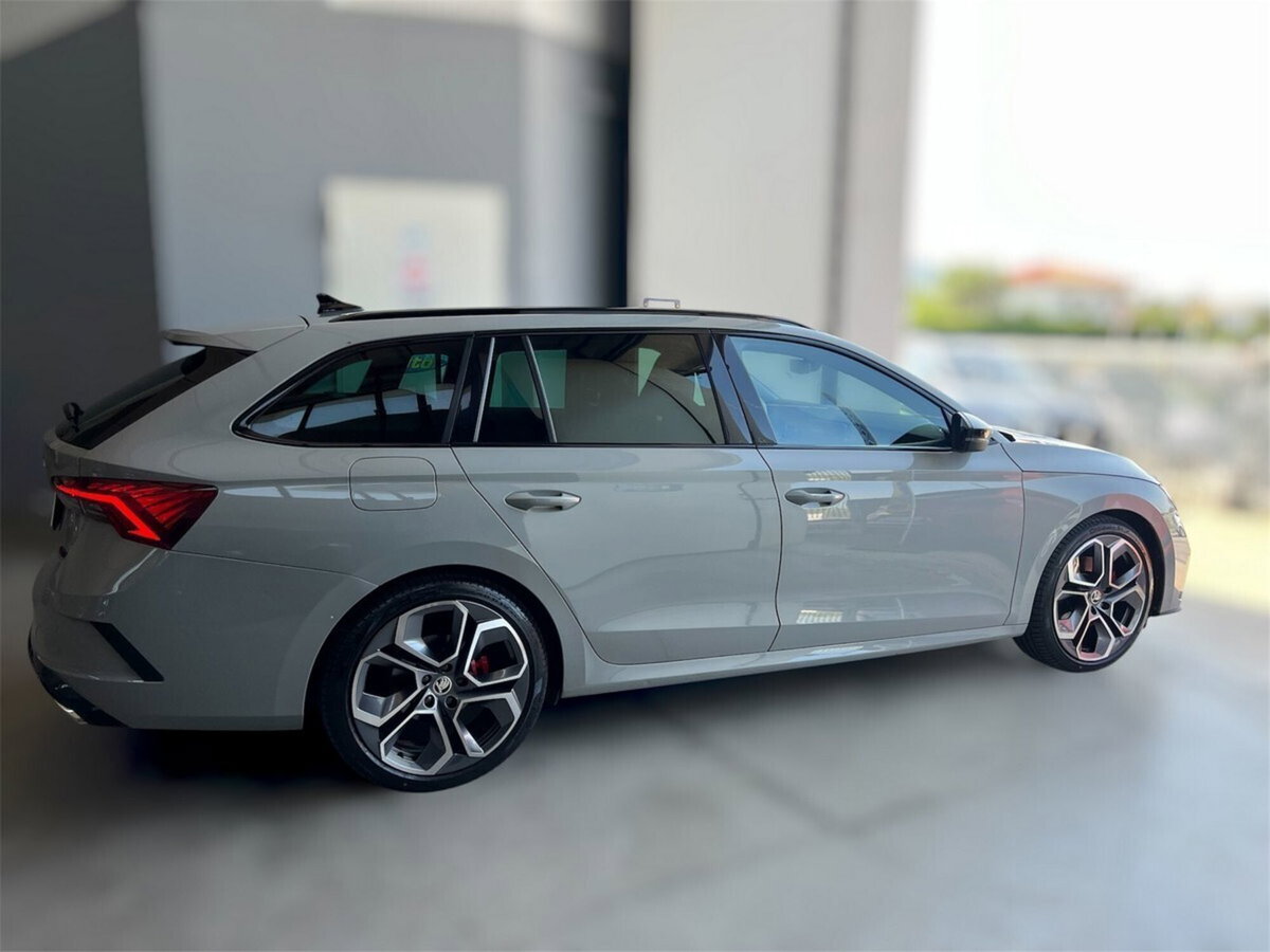 Skoda Octavia Station Wagon 2.0 TDI EVO SCR 200 CV DSG 4x4 Wagon Scout (5)