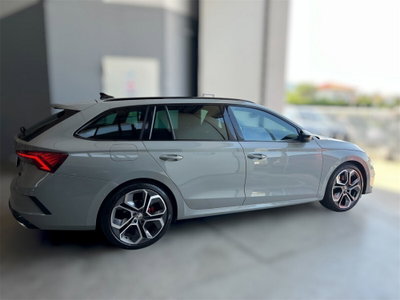 Skoda Octavia Station Wagon 2.0 TDI EVO SCR 200 CV DSG 4x4 Wagon Scout (5)