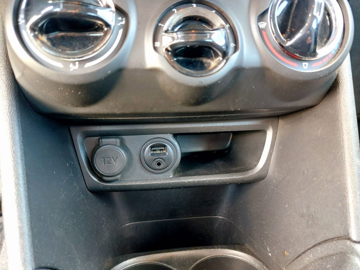 Peugeot 208 75 5 porte Active (12)
