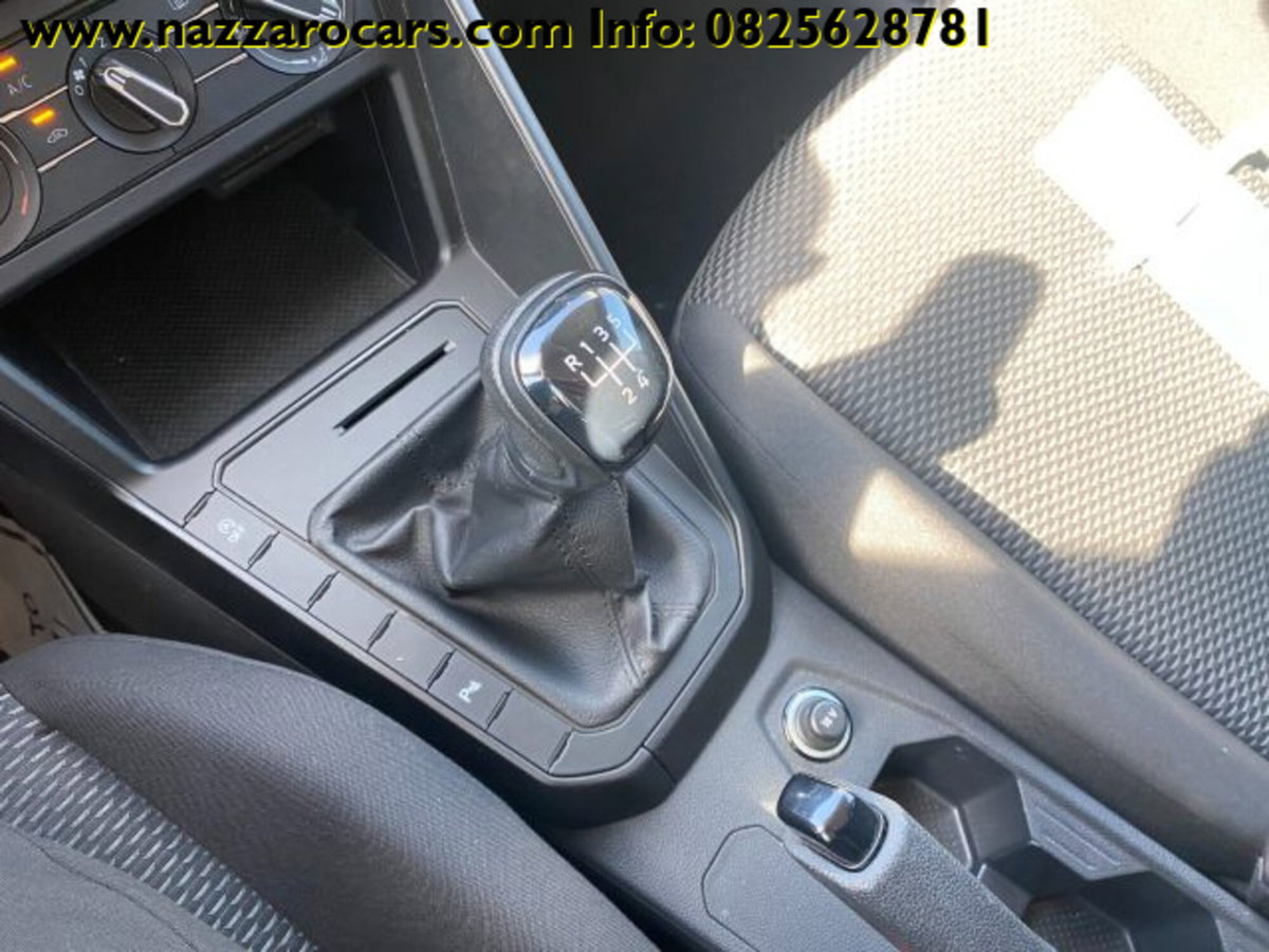 Volkswagen Taigo 1.0 tsi Life 95cv (14)