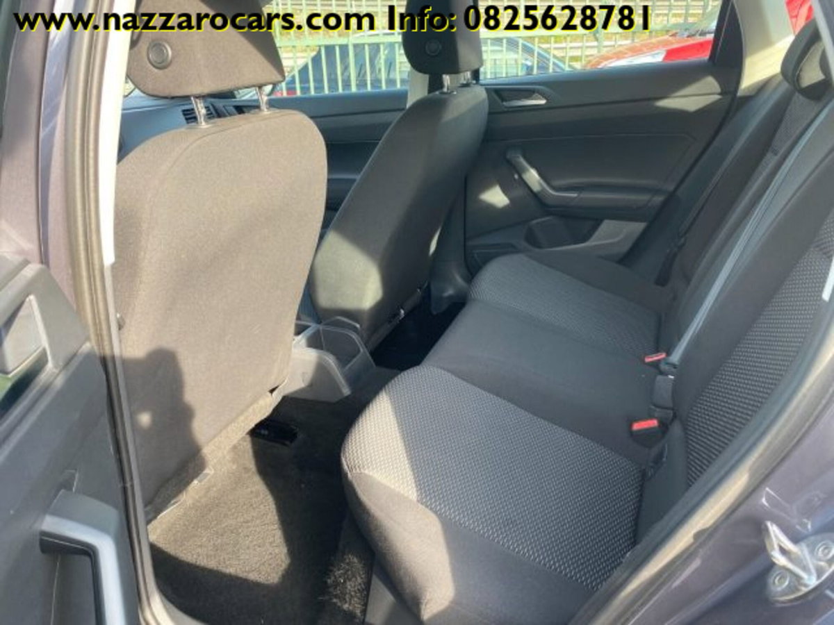 Volkswagen Taigo 1.0 tsi Life 95cv (6)