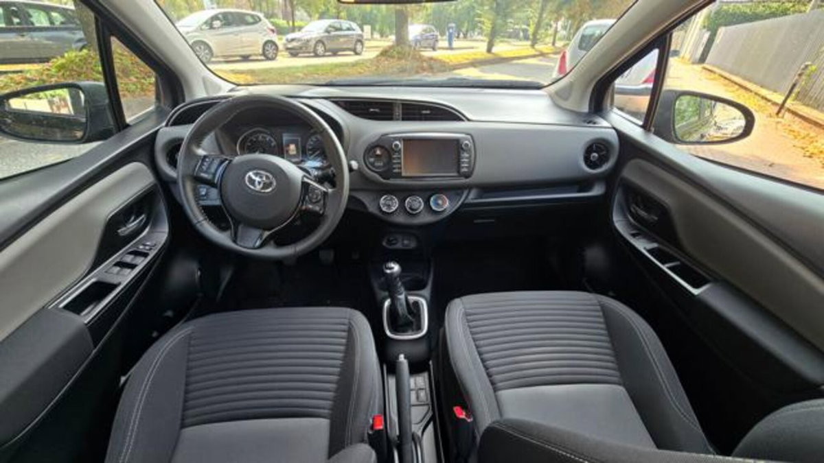 Toyota Yaris 1.0 72 CV 5 porte Active (16)