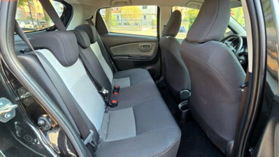 Toyota Yaris 1.0 72 CV 5 porte Active (20)