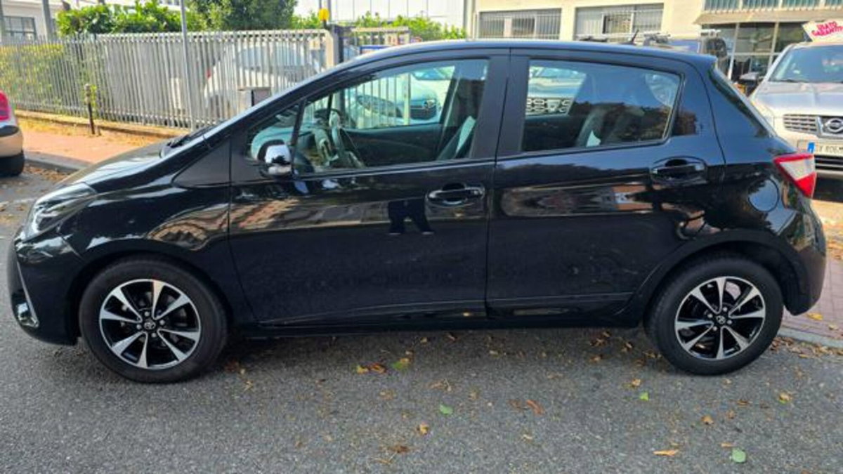 Toyota Yaris 1.0 72 CV 5 porte Active (3)