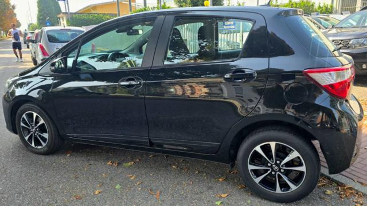 Toyota Yaris 1.0 72 CV 5 porte Active (4)