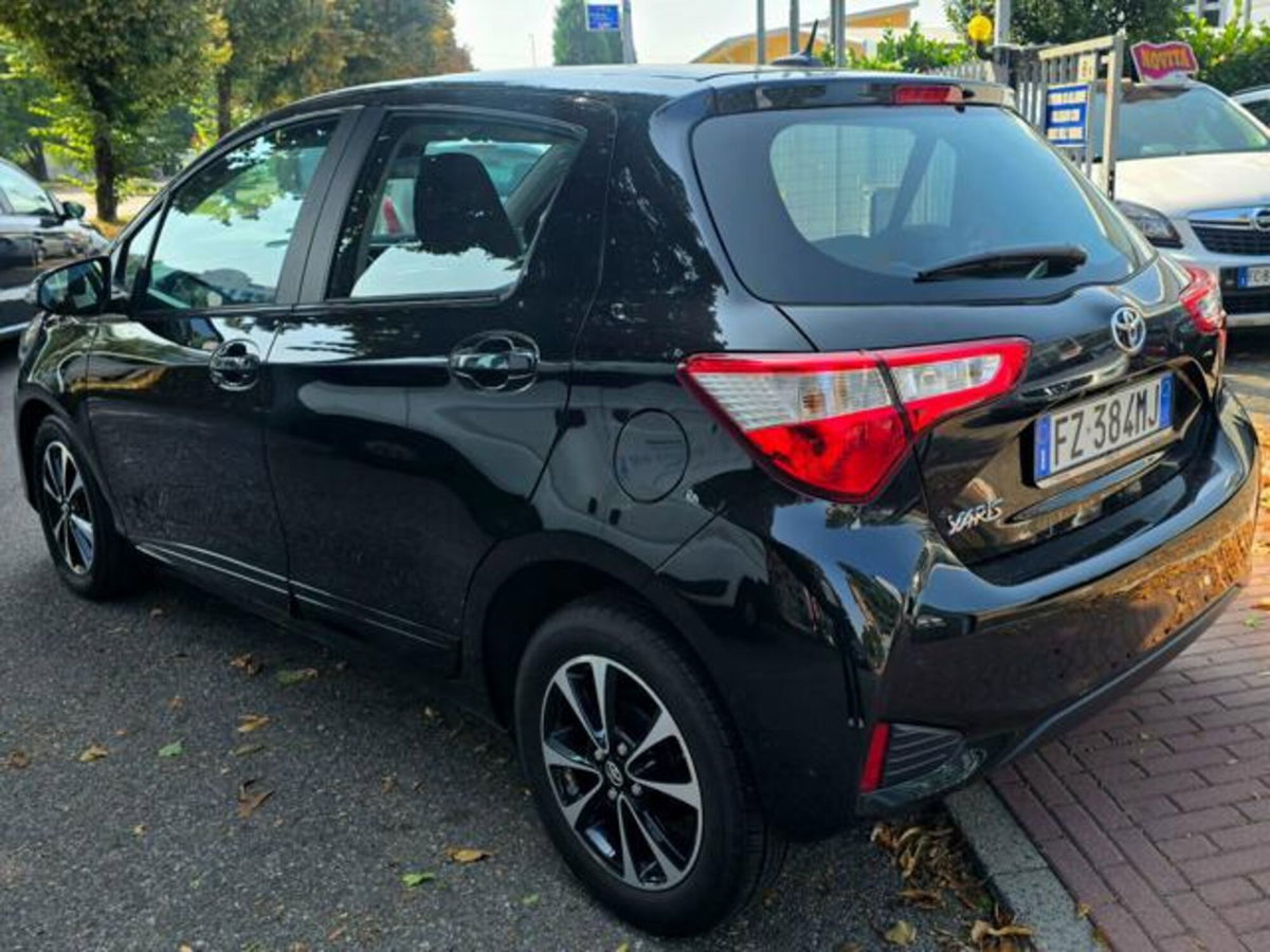 Toyota Yaris 1.0 72 CV 5 porte Active (5)