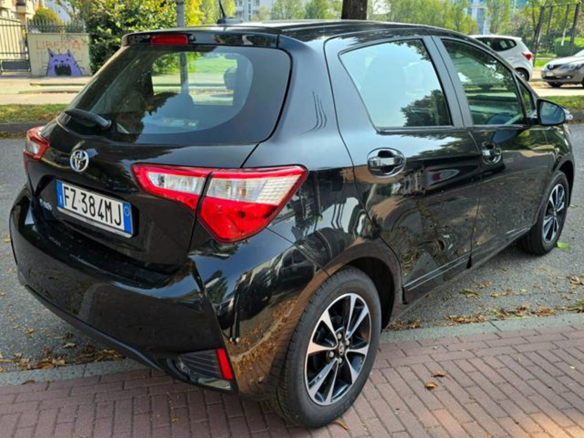 Toyota Yaris 1.0 72 CV 5 porte Active (7)
