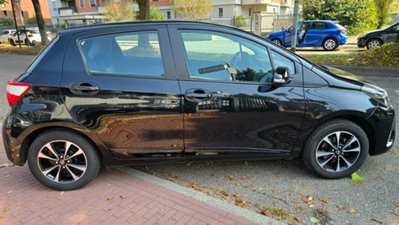 Toyota Yaris 1.0 72 CV 5 porte Active (9)