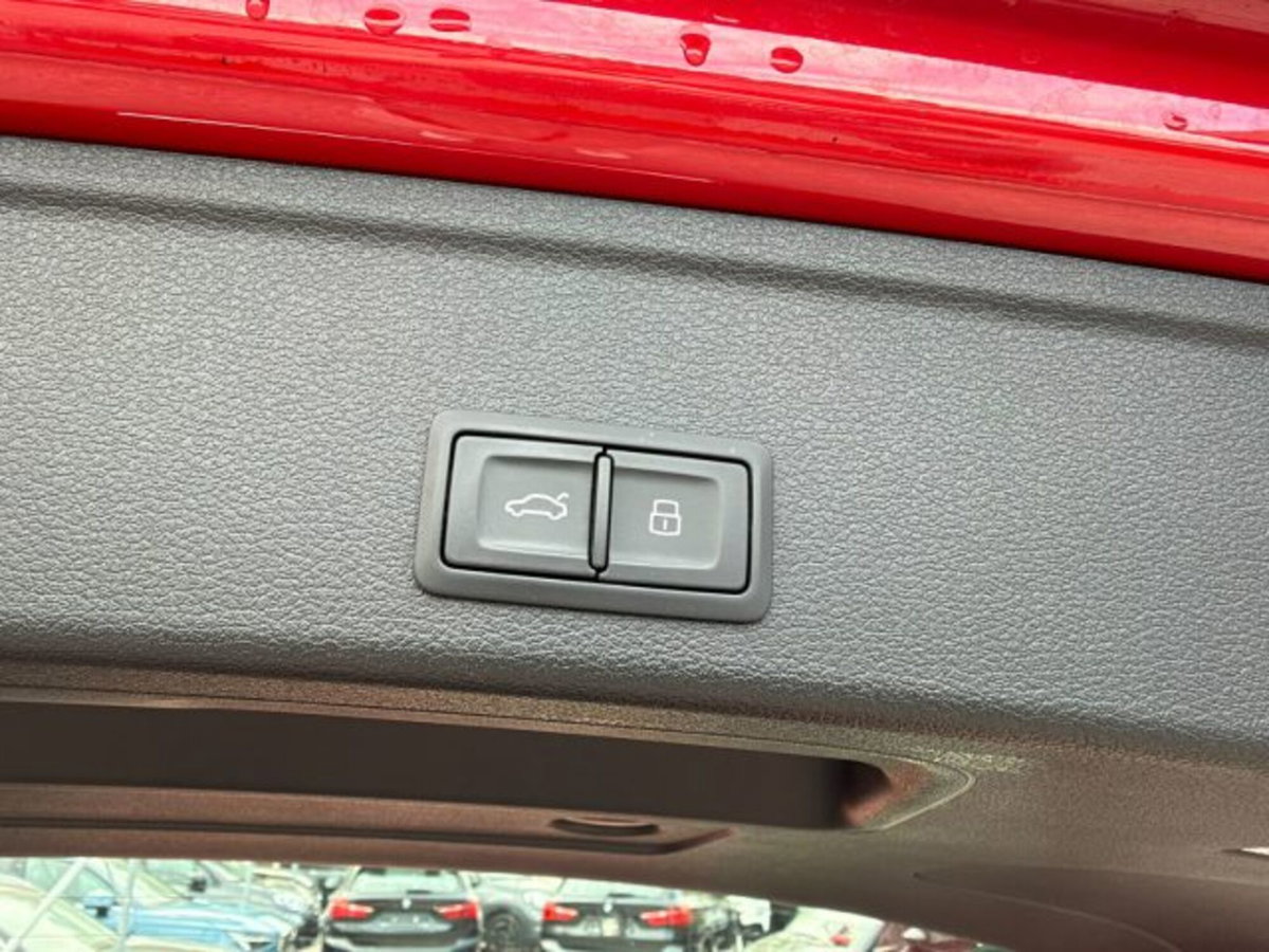 Audi A4 Avant 2.0 TFSI g-tron Sport (10)