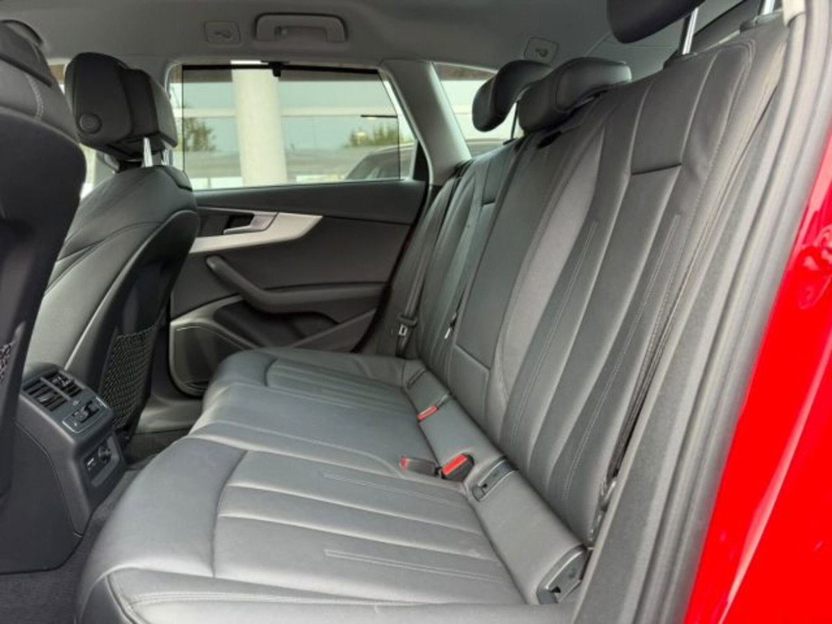 Audi A4 Avant 2.0 TFSI g-tron Sport (6)