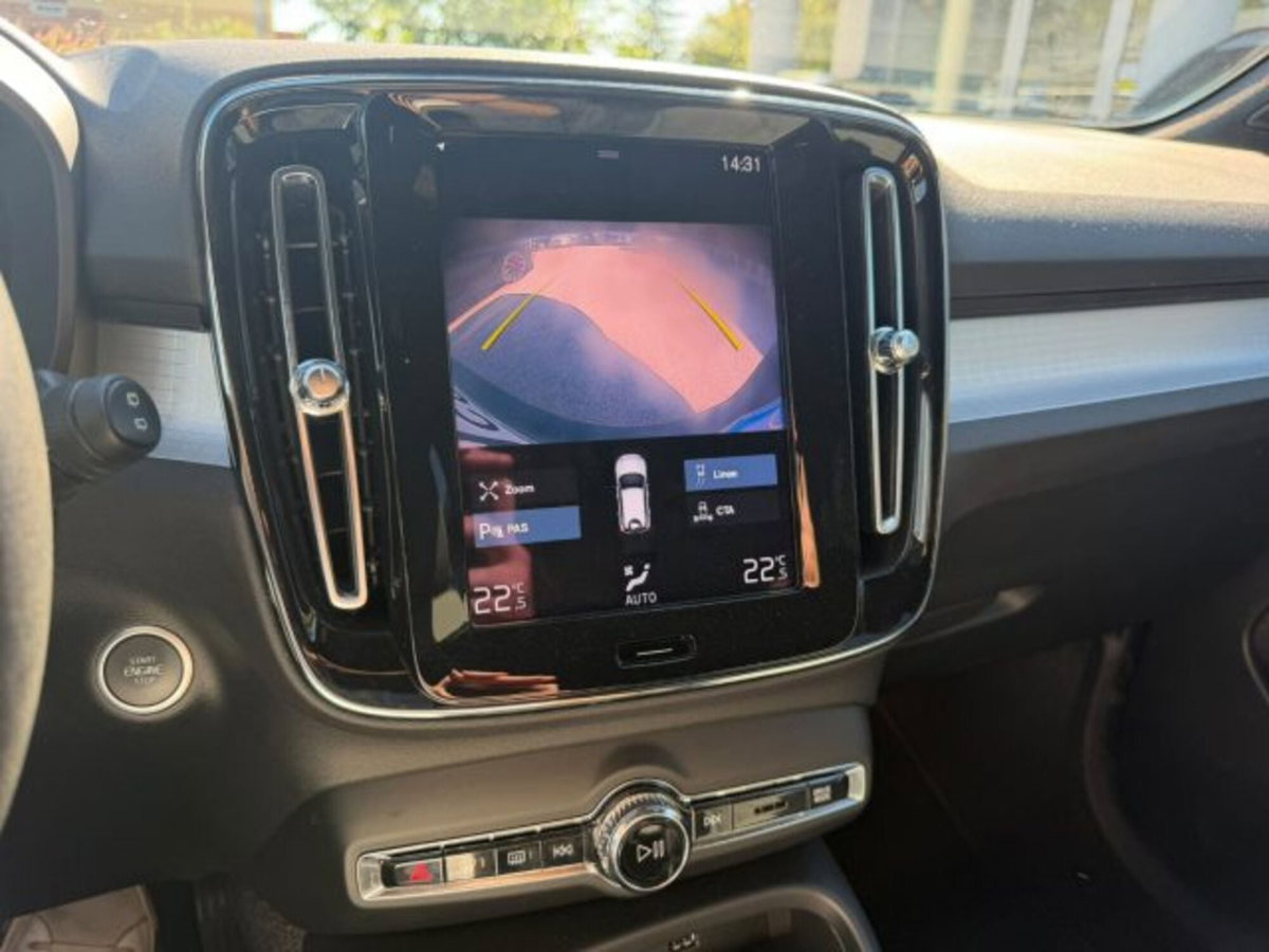 Volvo XC40 T4 Recharge Plug-in Hybrid R-design (15)