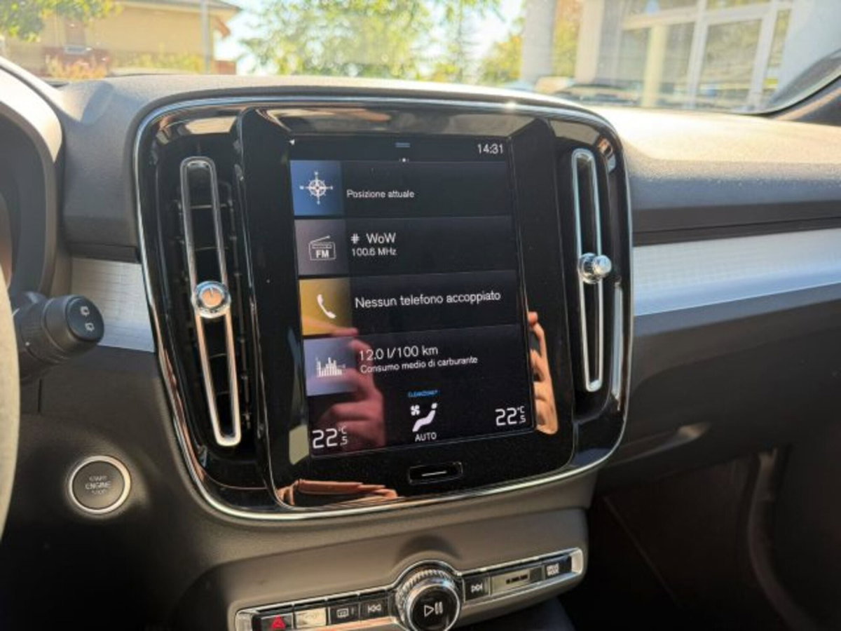 Volvo XC40 T4 Recharge Plug-in Hybrid R-design (16)