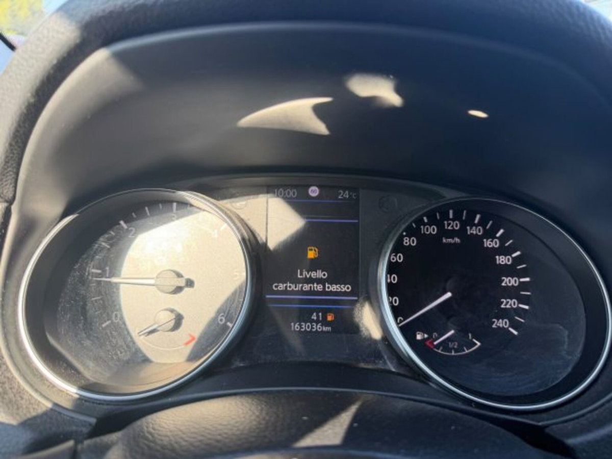 Nissan Qashqai 1.5 dCi 115 CV Tekna (11)