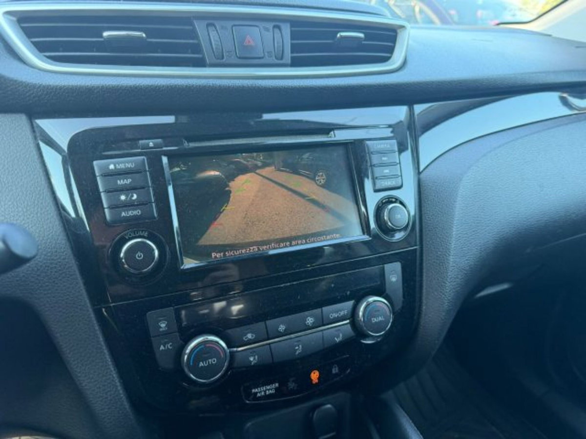 Nissan Qashqai 1.5 dCi 115 CV Tekna (9)