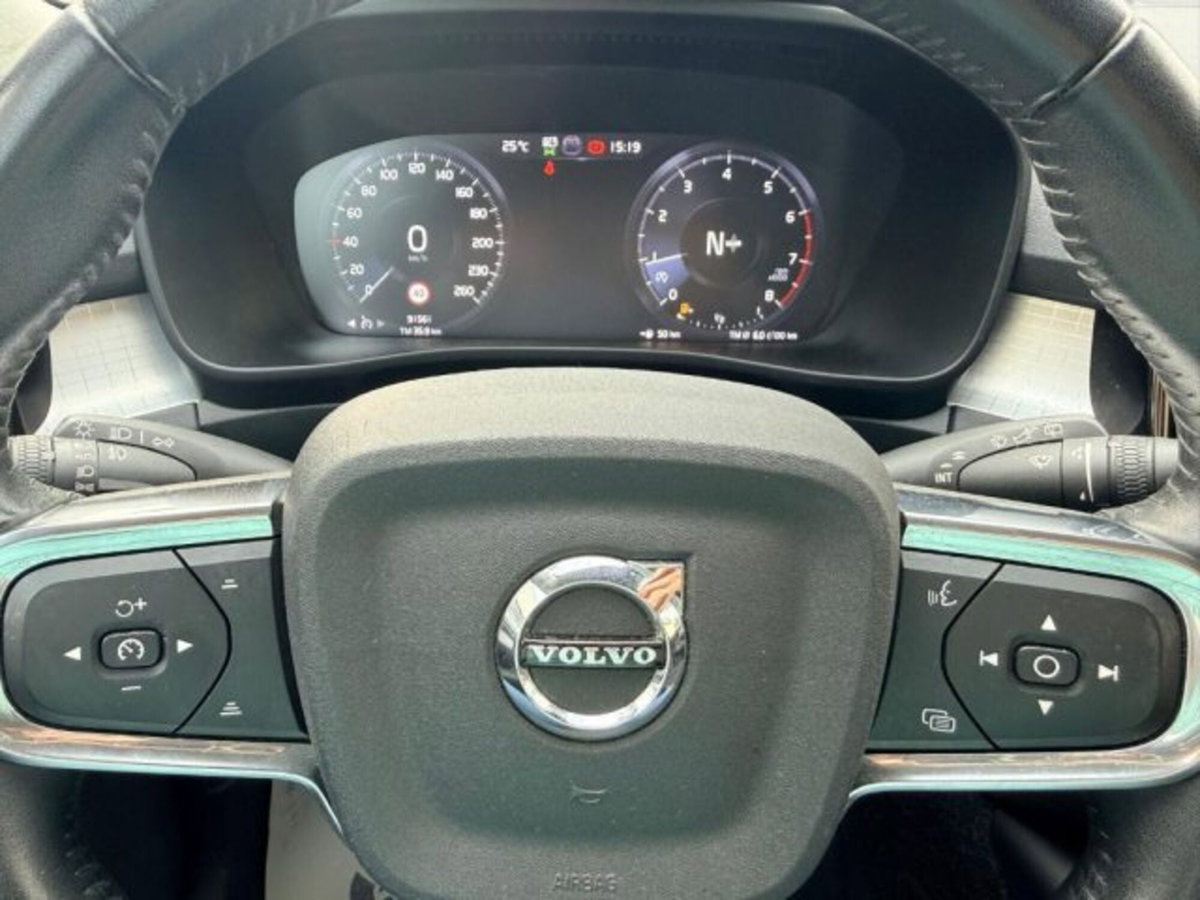 Volvo XC40 T3 Momentum Pro (11)