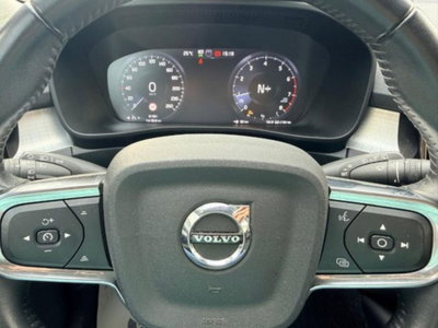 Volvo XC40 T3 Momentum Pro (11)