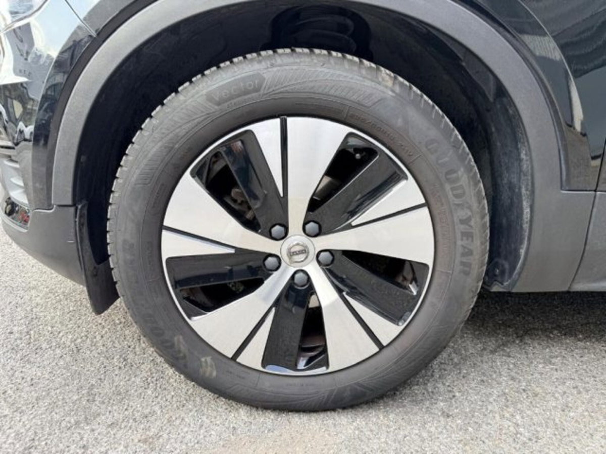 Volvo XC40 T3 Momentum Pro (6)