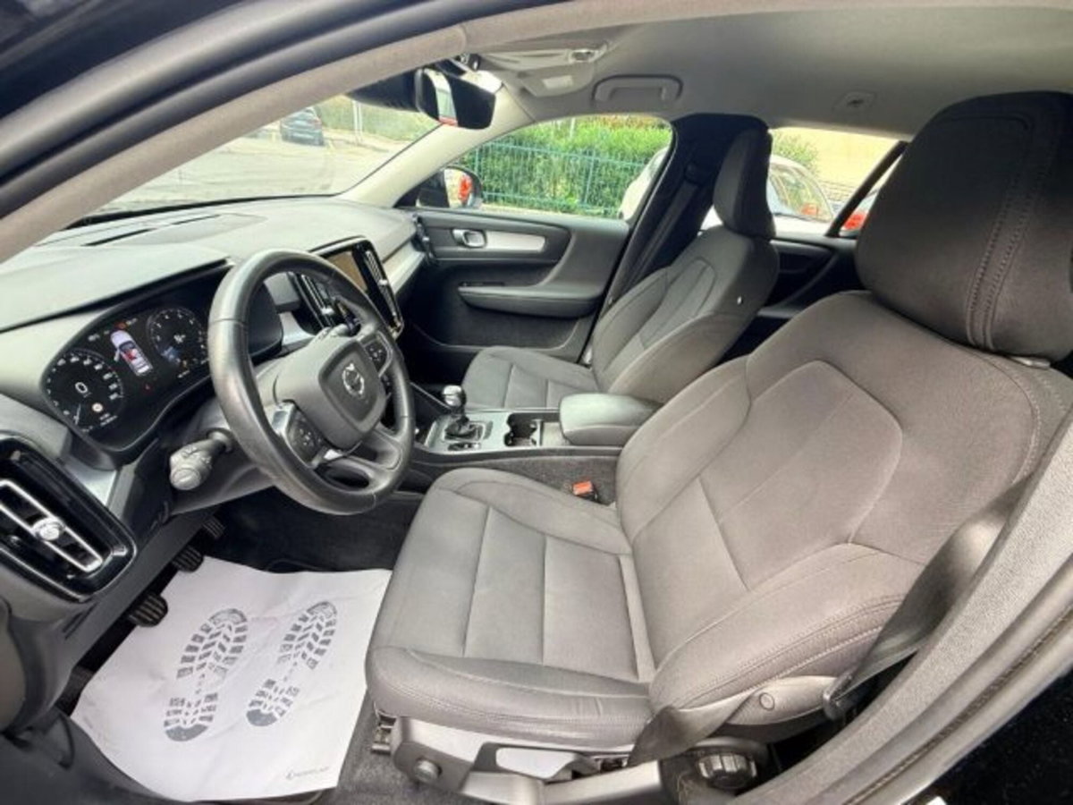 Volvo XC40 T3 Momentum Pro (8)