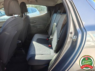 Lancia Ypsilon 1.0 FireFly 5 porte S&S Hybrid Ecochic Gold (10)