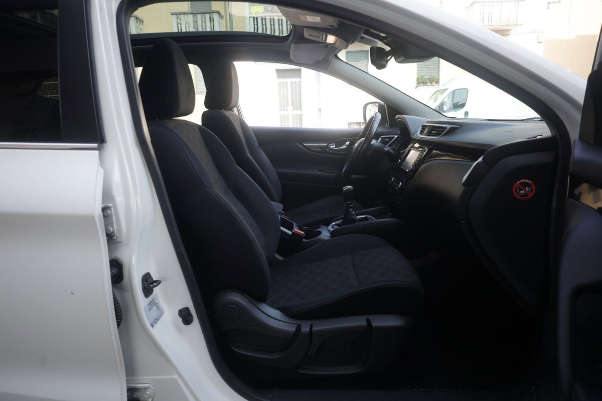 Nissan Qashqai 1.5 dCi Tekna (13)