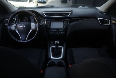 Nissan Qashqai 1.5 dCi Tekna (2)