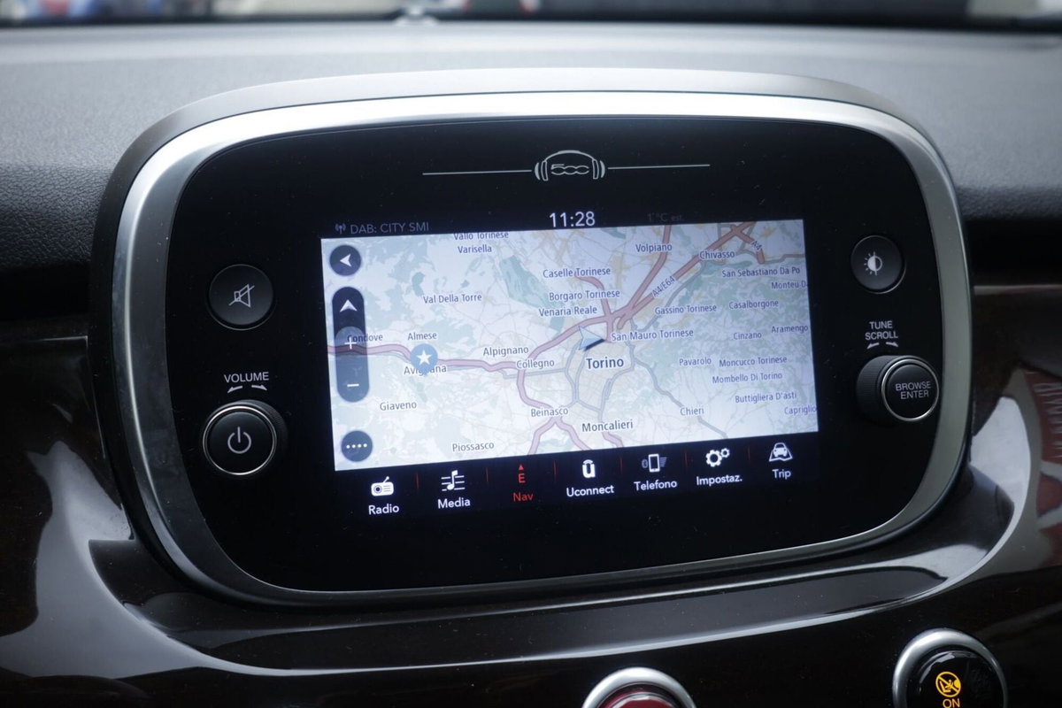 Fiat 500X 1.3 T4 150 CV DCT Yacht Club Capri (8)
