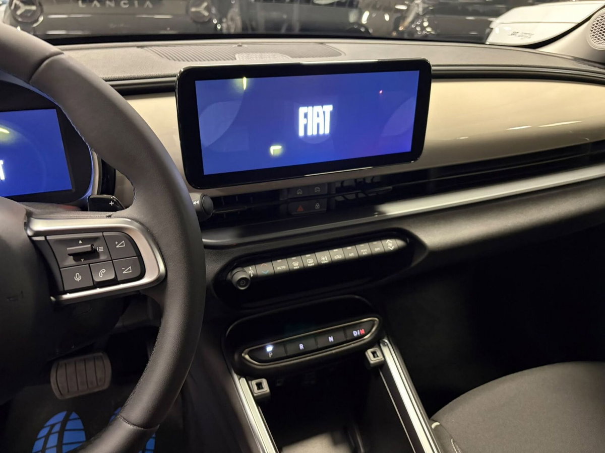 Fiat 600 1.2 hybrid 145cv auto (10)