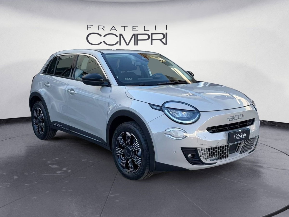 Fiat 600 1.2 hybrid 145cv auto (2)