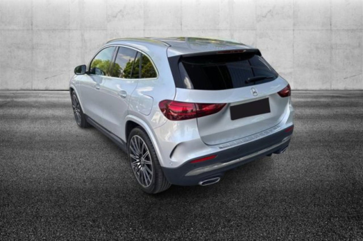 Mercedes-Benz GLA SUV 200 AMG Line Premium auto (2)
