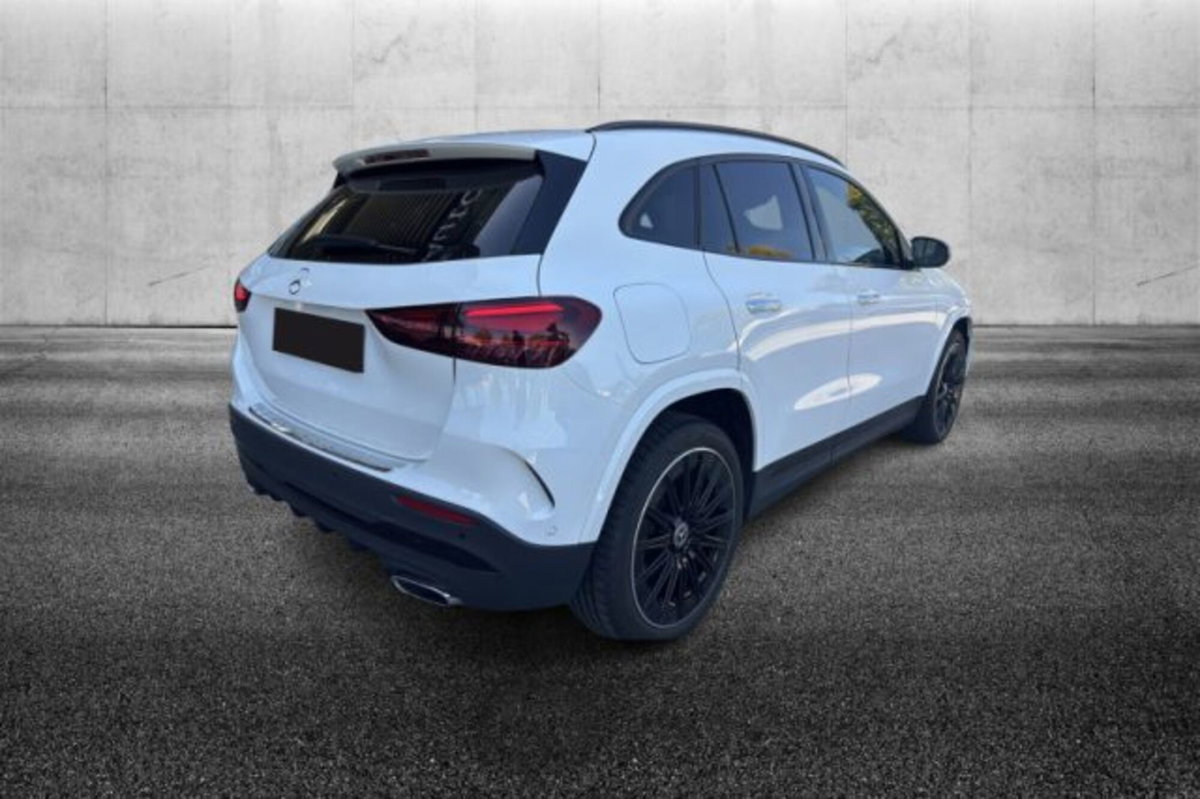 Mercedes-Benz GLA SUV 200 AMG Line Premium auto (3)