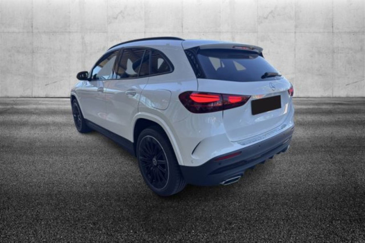 Mercedes-Benz GLA SUV 200 AMG Line Premium auto (4)