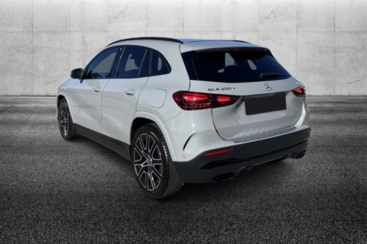 Mercedes-Benz GLA SUV 200 d AMG Line Premium Plus 4matic auto (3)