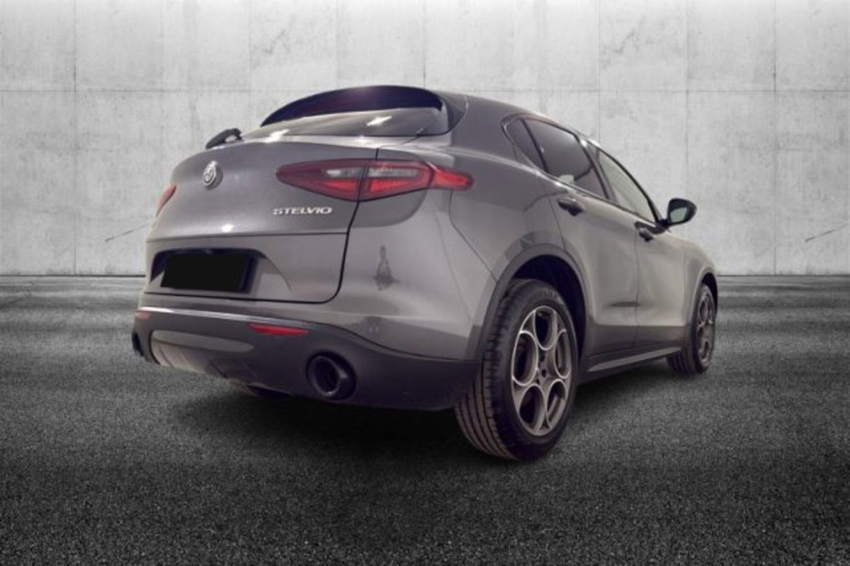 Alfa Romeo Stelvio Stelvio 2.0 Turbo 200 CV AT8 Q4 Sprint (2)
