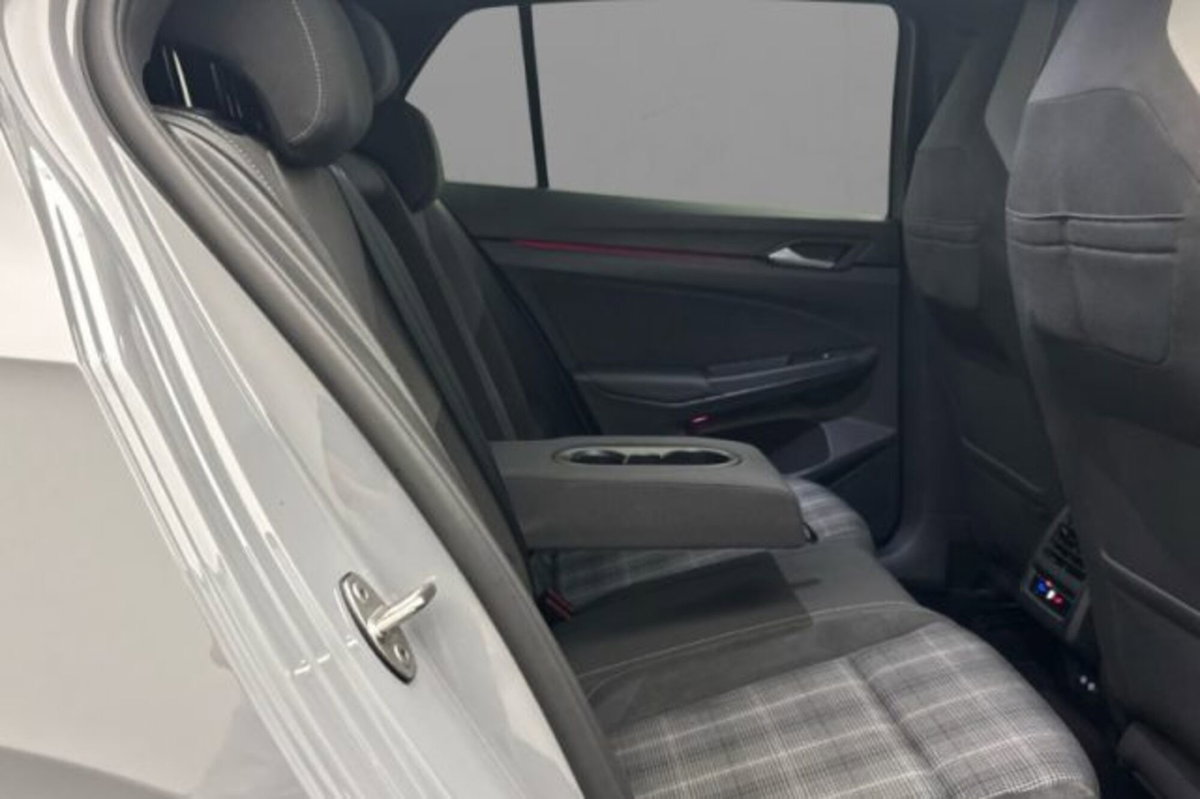Volkswagen Golf 2.0 TDI GTD DSG (8)