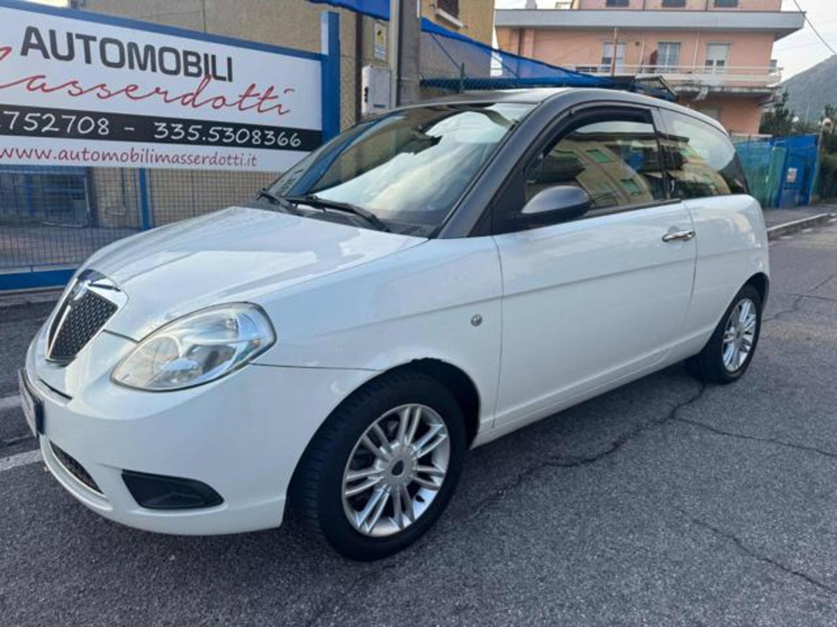 Lancia Ypsilon 1.2 Argento