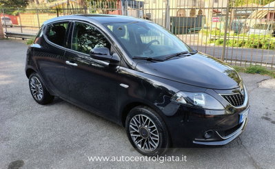 Lancia Ypsilon 1.0 FireFly 5 porte S&S Hybrid Gold Plus usata
