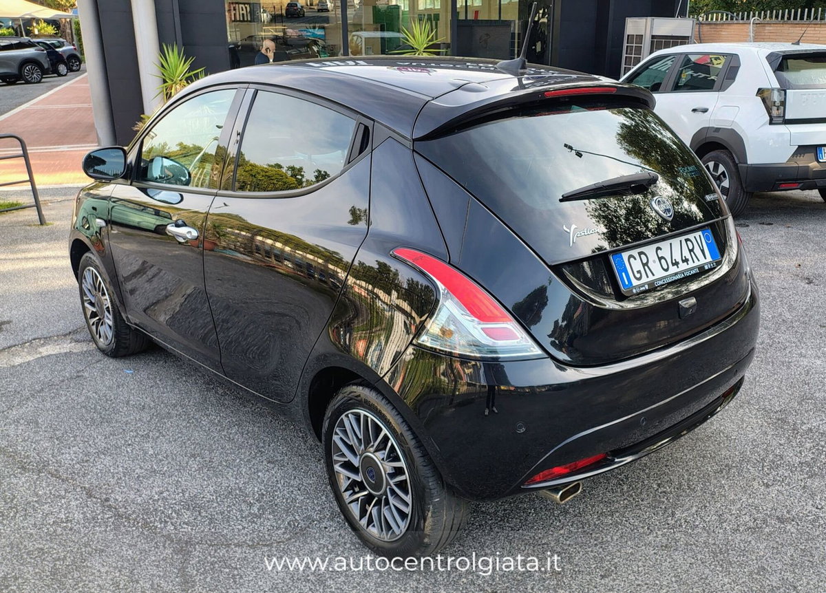 Lancia Ypsilon 1.0 FireFly 5 porte S&S Hybrid Gold Plus (10)