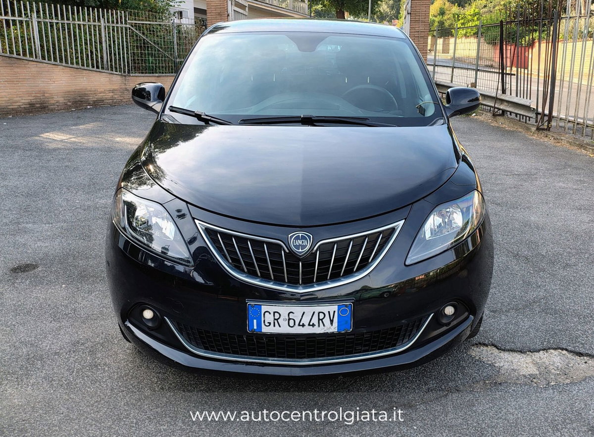Lancia Ypsilon 1.0 FireFly 5 porte S&S Hybrid Gold Plus (3)