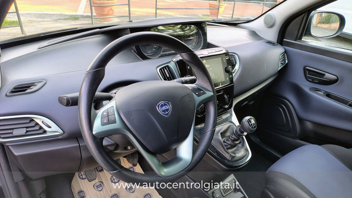 Lancia Ypsilon 1.0 FireFly 5 porte S&S Hybrid Gold Plus (5)