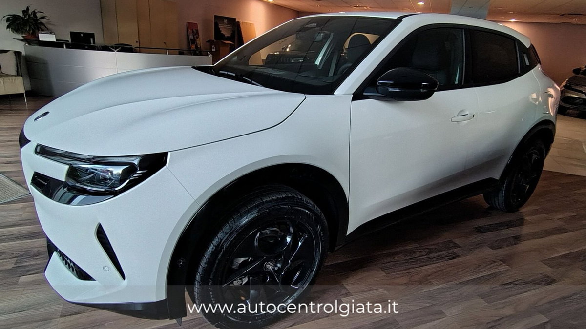 Alfa Romeo Junior 1.2 ibrida Ti 145cv edct6 (2)