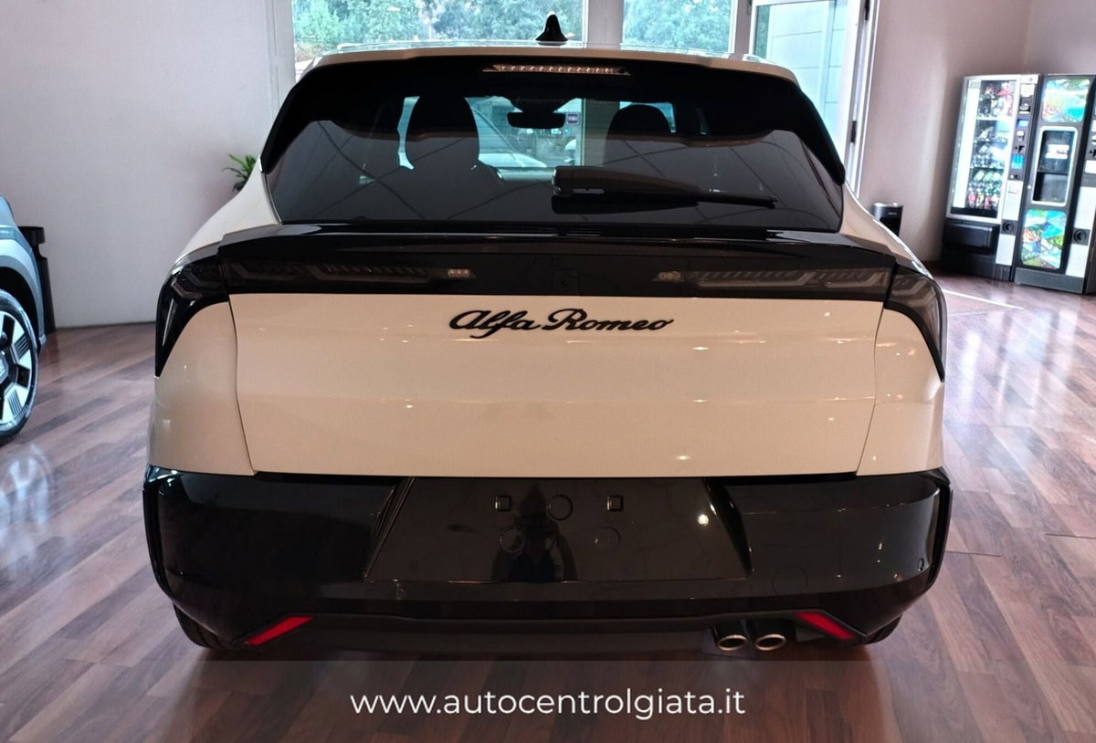 Alfa Romeo Junior 1.2 ibrida Ti 145cv edct6 (3)
