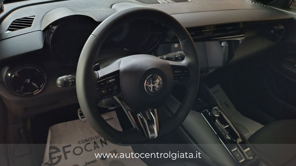 Alfa Romeo Junior 1.2 ibrida Ti 145cv edct6 (8)