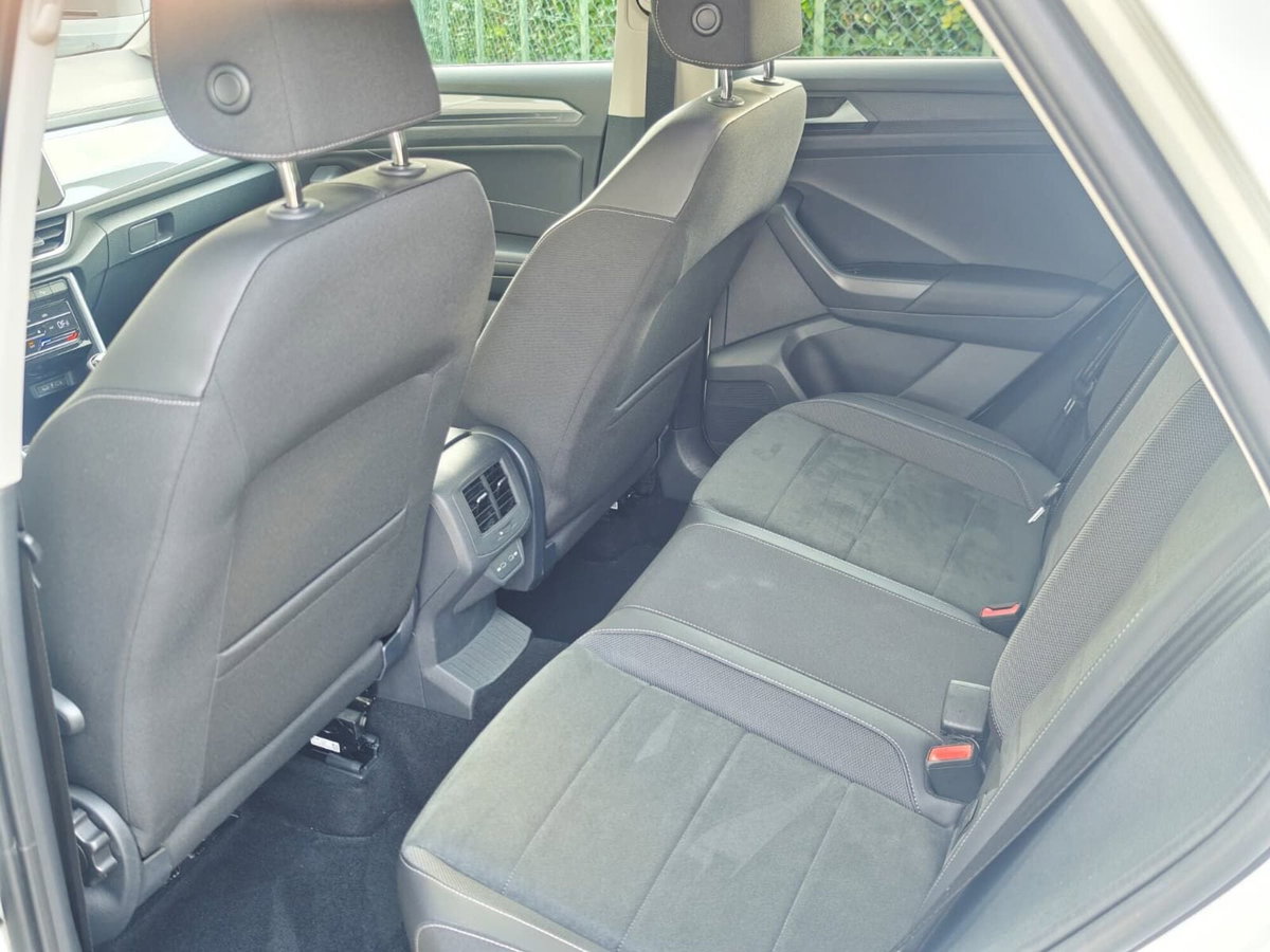 Volkswagen T-Roc 1.5 tsi Style (16)