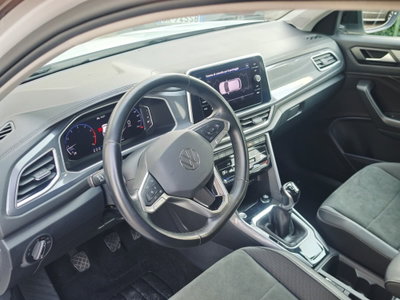 Volkswagen T-Roc 1.5 tsi Style (8)