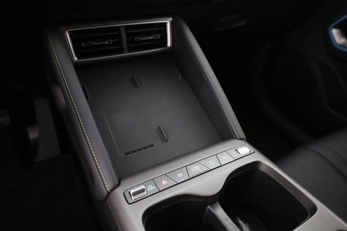 Byd Atto 2 DM-i 1.5 phev Boost 212cv (15)