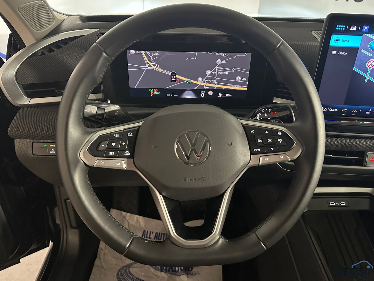 Volkswagen T-Roc 1.5 etsi Life 115cv dsg (10)
