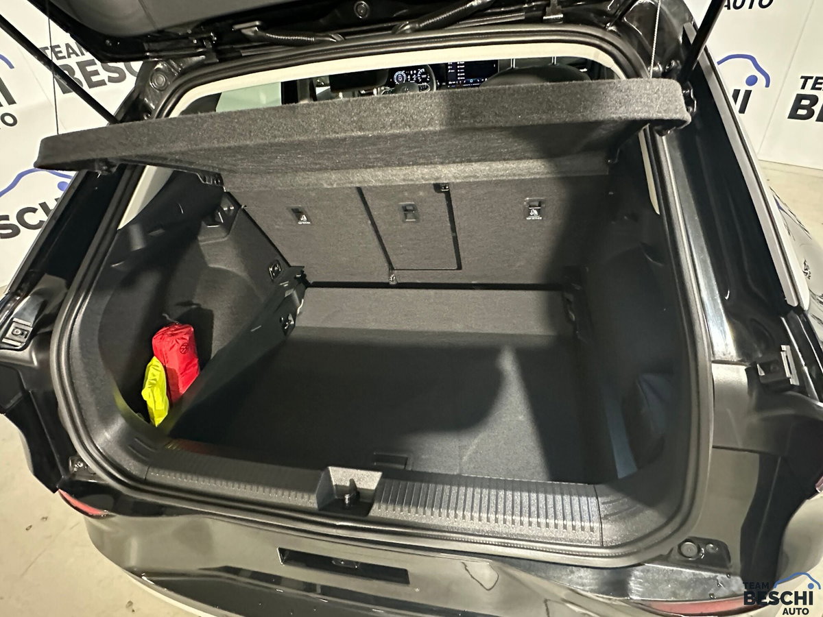 Volkswagen T-Roc 1.5 etsi Life 115cv dsg (13)