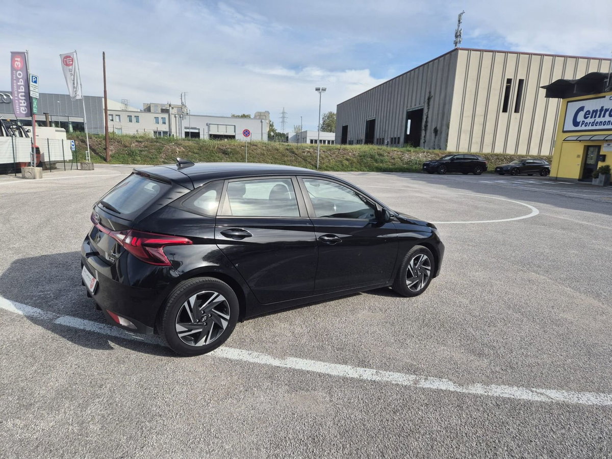 Hyundai i20 1.2 MPI MT ConnectLine (4)