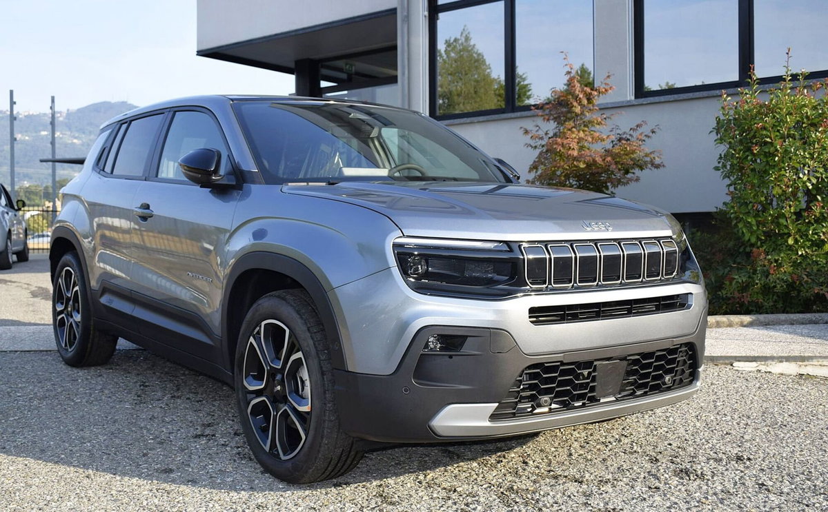 Jeep Avenger 1.2 turbo e-hybrid mhev Summit fwd 110cv edct6