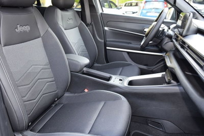 Jeep Avenger 1.2 turbo e-hybrid mhev Summit fwd 110cv edct6 (11)